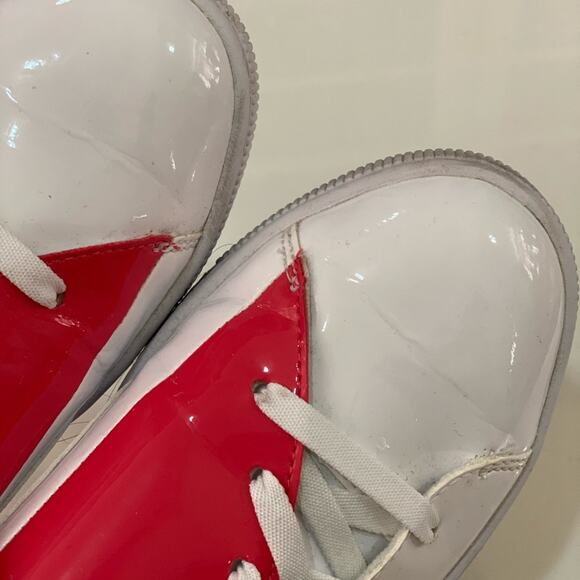 Puma heart sneakers! True to size - Picture 4 of 8